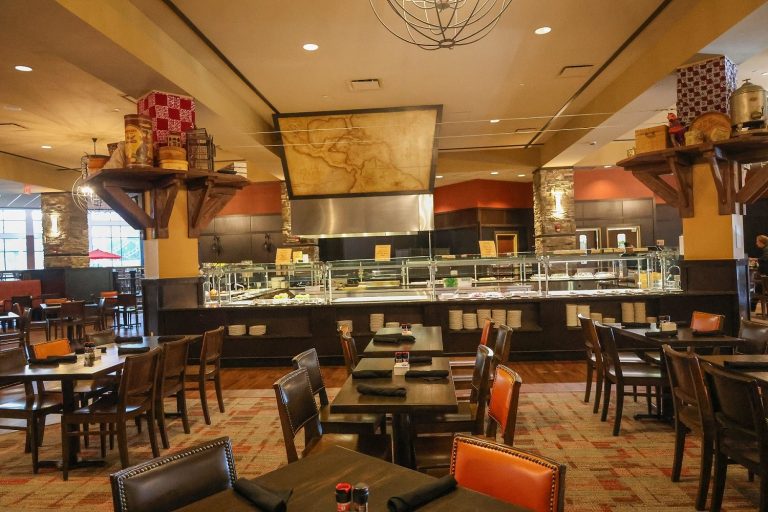 Festive Holiday Dining at Camelback Resort